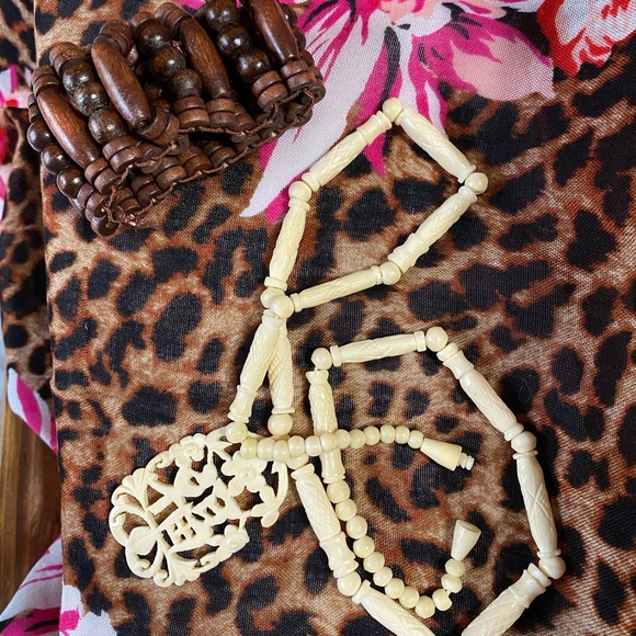 NWOT Ivory Japanese necklace and elastic bracelet - Picture 11 of 11